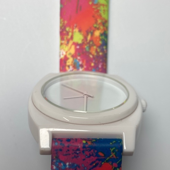 Nixon white Time Teller watch, paint splatter color silicone strap, new battery